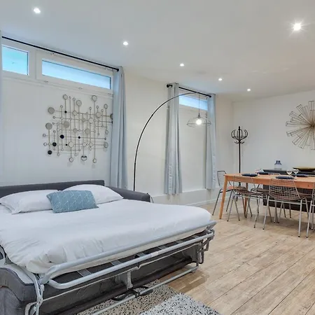 Cmg Buttes Chaumont - Botzaris Apartament *